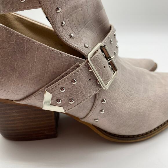 Arider Girl Cream Stud Buckle Crocodile Pointed Toe Block Heels Women's size 8.5 - Picture 8 of 10